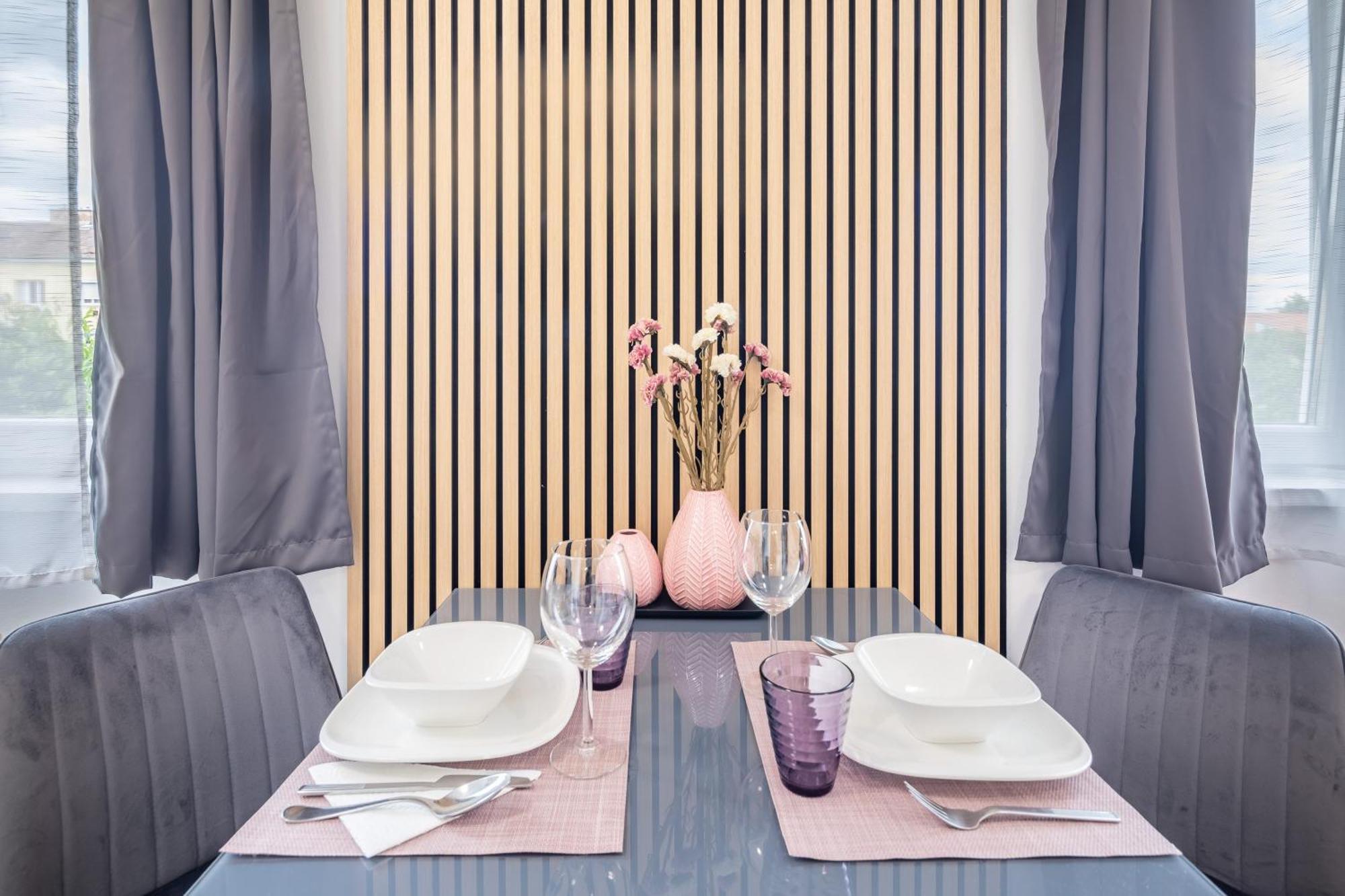 Apartman Cozy At Residential Area - Free Street Parking *