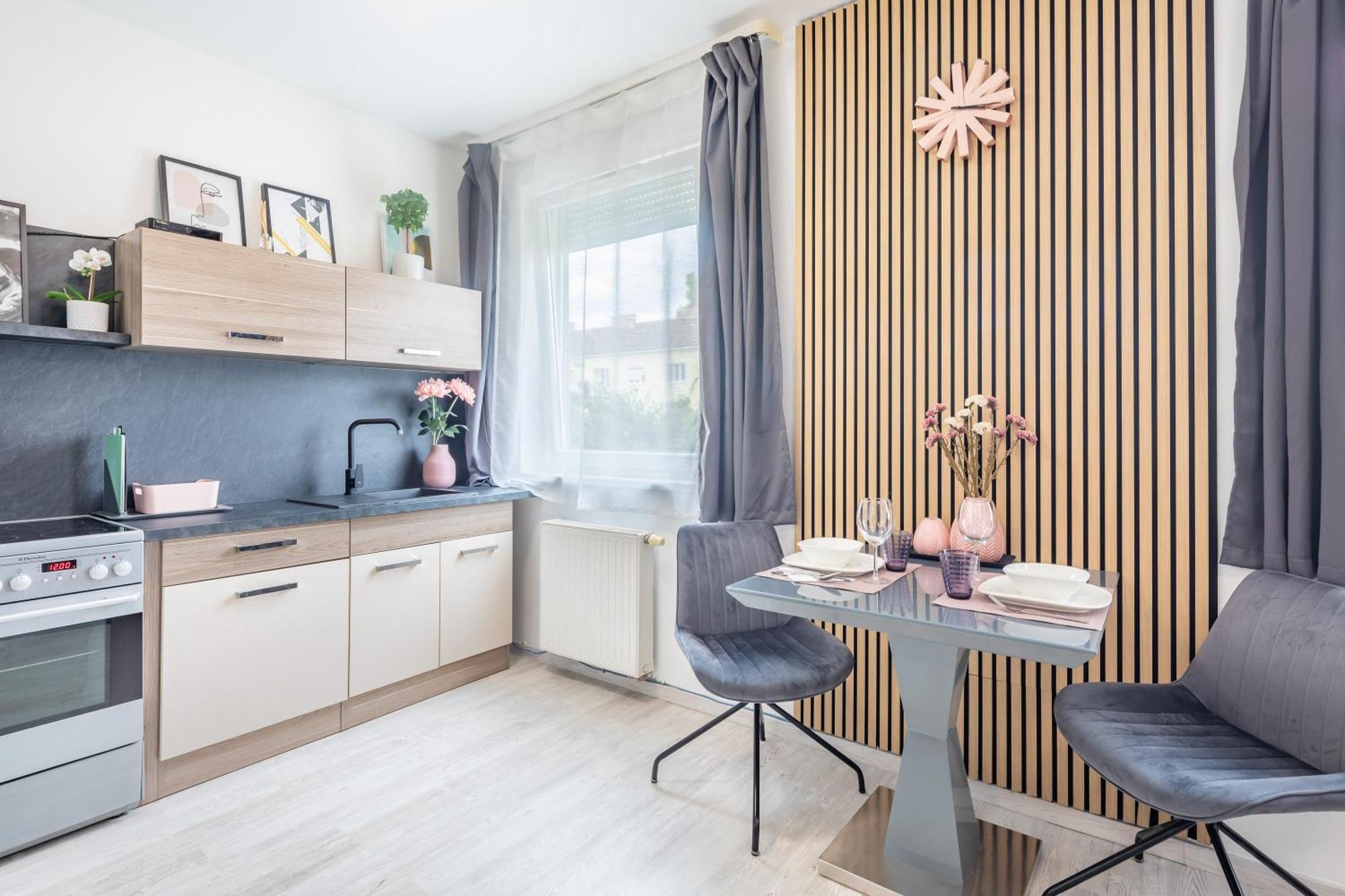 Apartman Cozy At Residential Area - Free Street Parking *