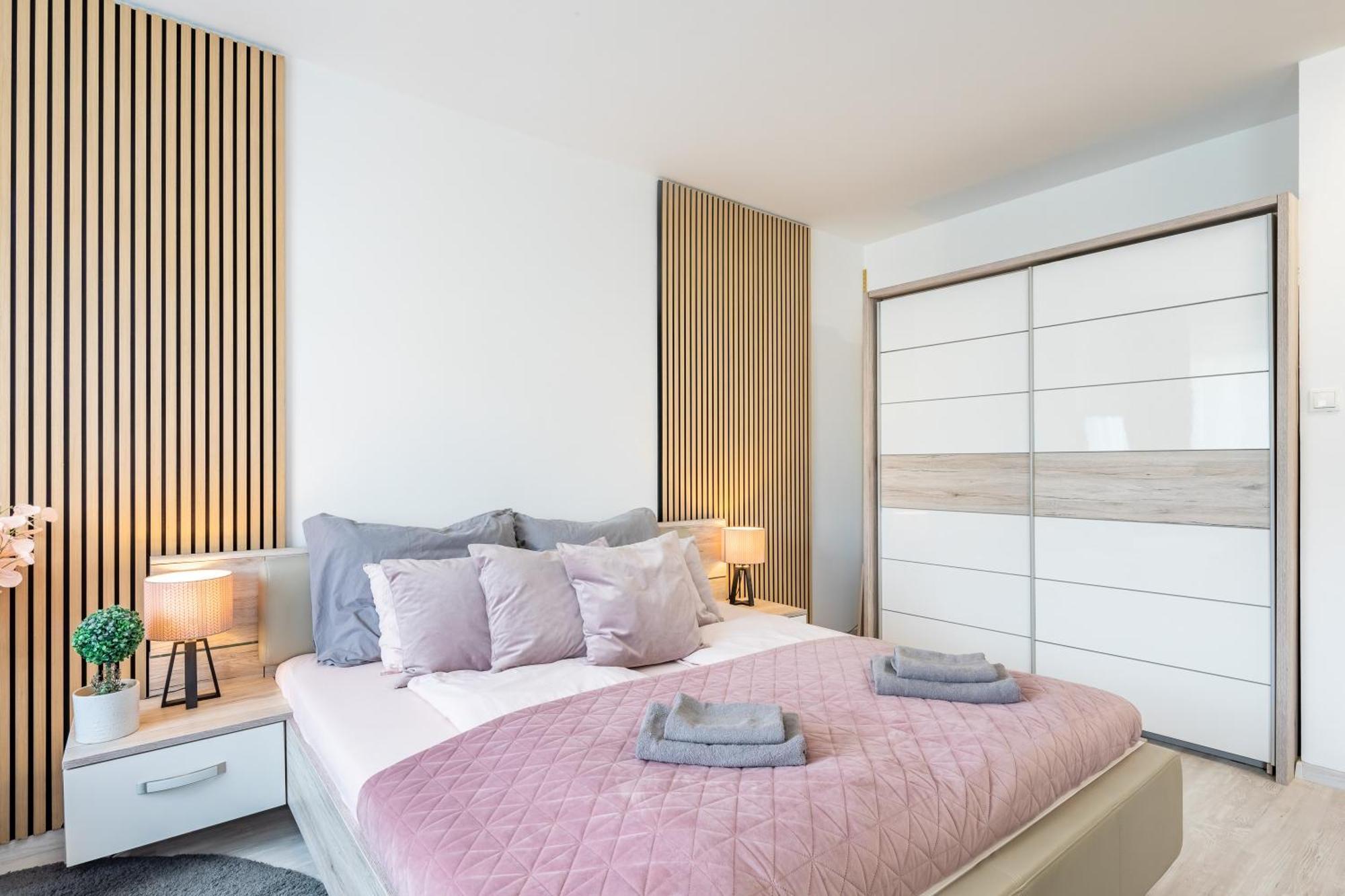 Cozy At Residential Area - Free Street Parking *