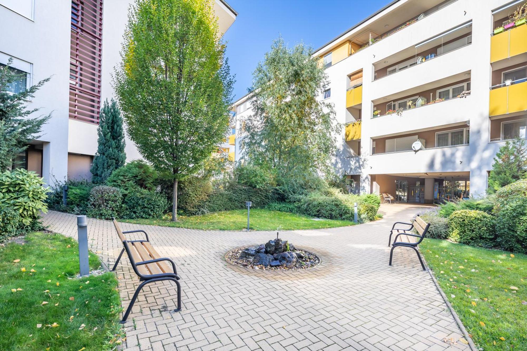 Cozy At Residential Area - Free Street Parking * Budapest