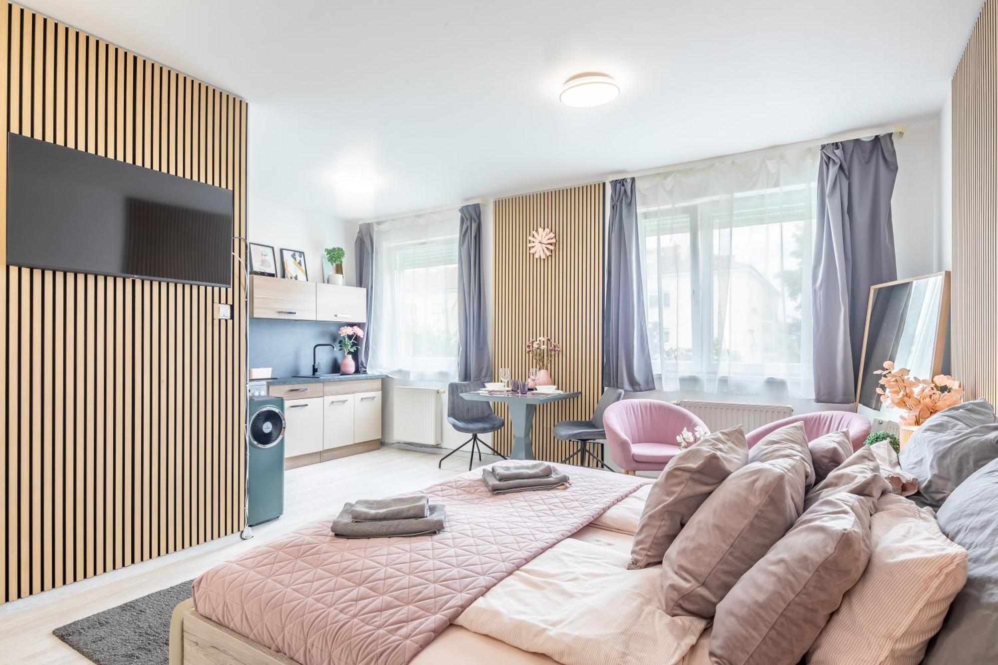 Cozy At Residential Area - Free Street Parking Apartman